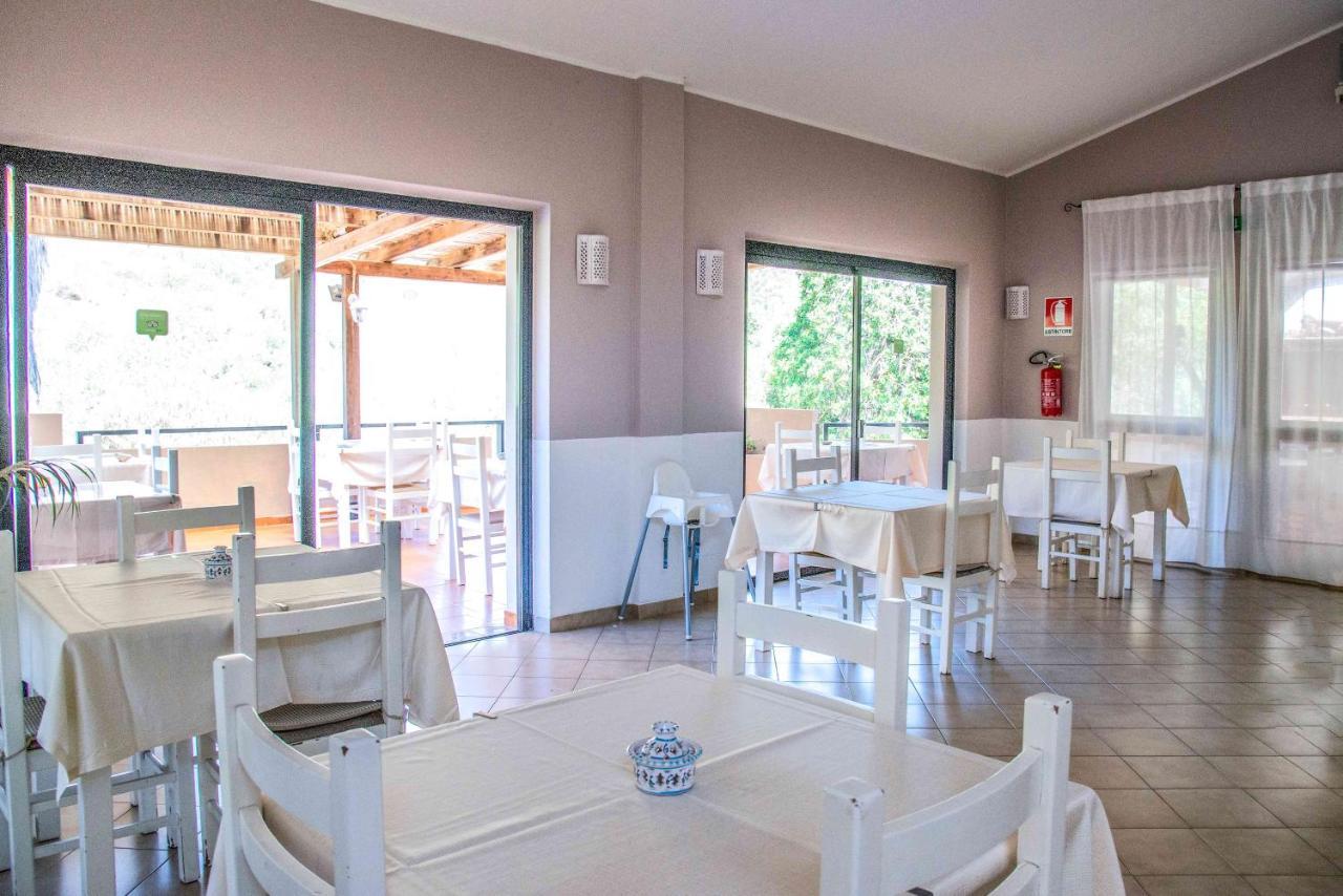 Hotel L'Oleandro Villasimius Bagian luar foto