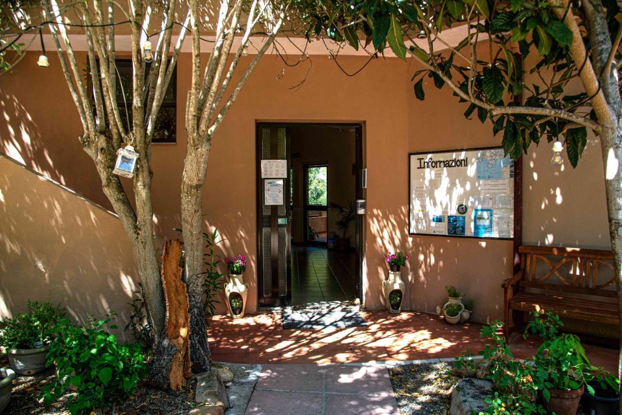 Hotel L'Oleandro Villasimius Bagian luar foto