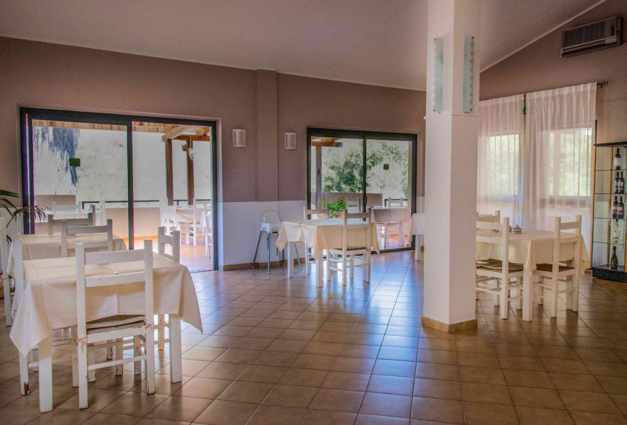 Hotel L'Oleandro Villasimius Bagian luar foto