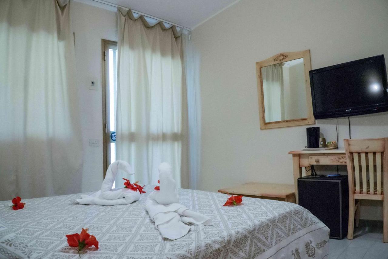 Hotel L'Oleandro Villasimius Bagian luar foto