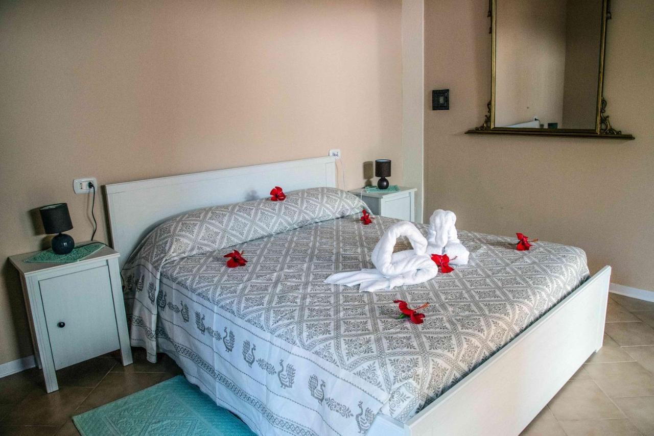 Hotel L'Oleandro Villasimius Bagian luar foto